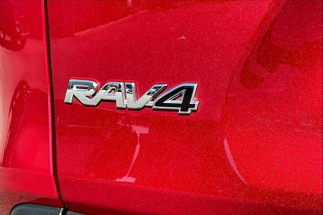 Photo of 2019 Ruby Flare Pearl Toyota RAV4
