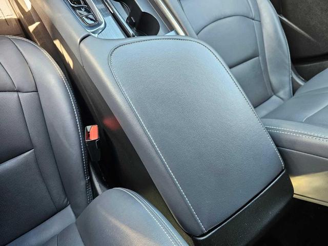 Photo of 2023 White Buick Enclave