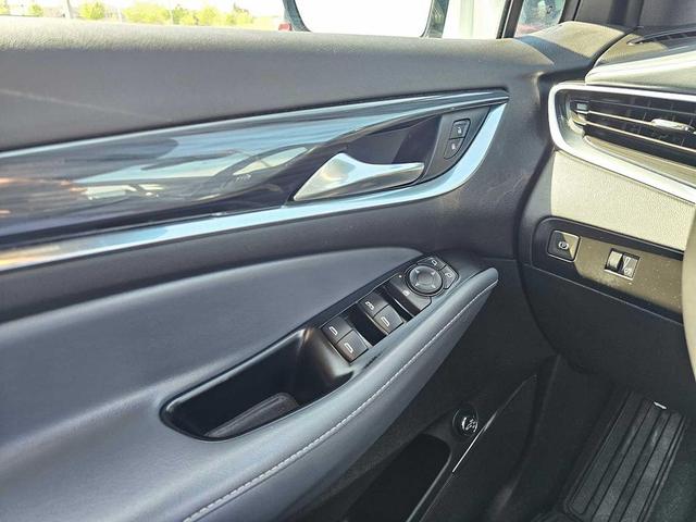 Photo of 2023 White Buick Enclave