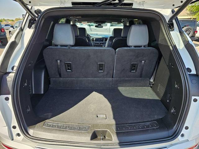 Photo of 2023 White Buick Enclave