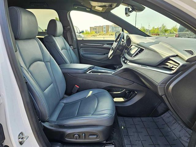 Photo of 2023 White Buick Enclave
