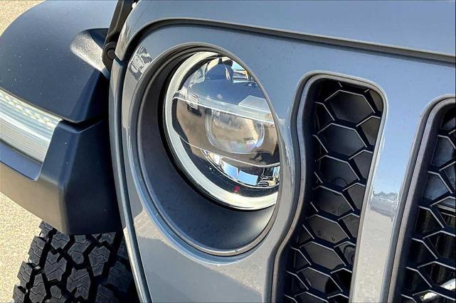 Photo of 2021 Gray Jeep Gladiator