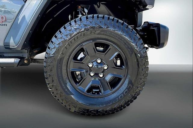 Photo of 2021 Gray Jeep Gladiator