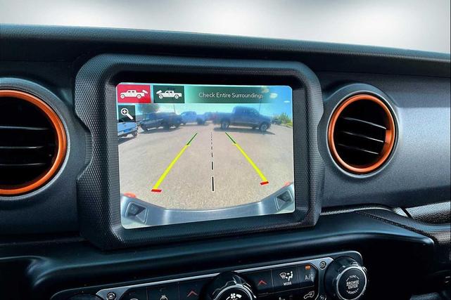 Photo of 2021 Gray Jeep Gladiator