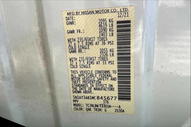 Photo of 2021 Glacier White Nissan Rogue