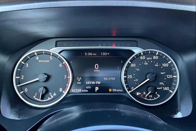 Photo of 2021 Glacier White Nissan Rogue