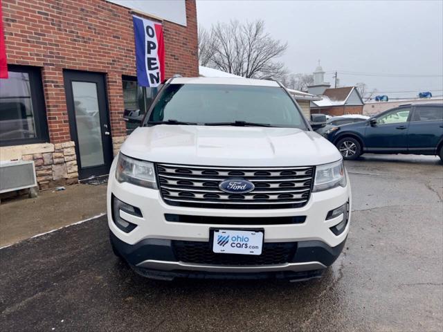 Photo of 2017 White Platinum Metallic Tri-Coat Ford Explorer