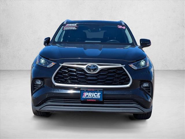 Photo of 2024 Midnight Black Metallic Toyota Highlander