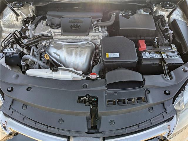 Photo of 2016 Creme Brulee Mica Toyota Camry