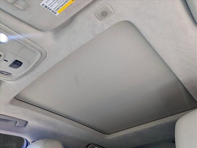Photo of 2016 Crystal White Tricoat Cadillac XTS