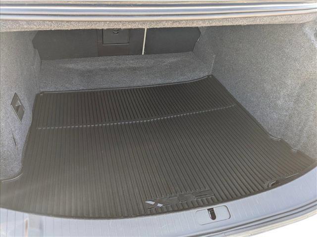 Photo of 2016 Crystal White Tricoat Cadillac XTS