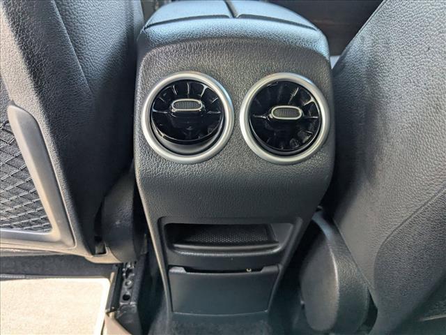 Photo of 2024 Polar White Mercedes-Benz GLB 250