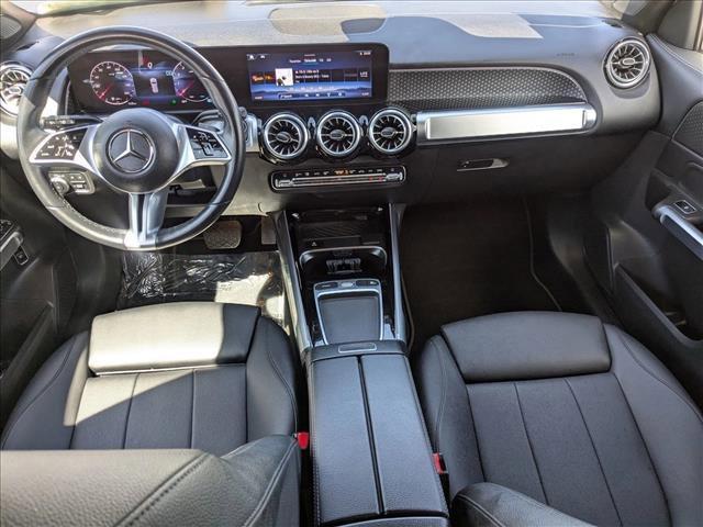 Photo of 2024 Polar White Mercedes-Benz GLB 250