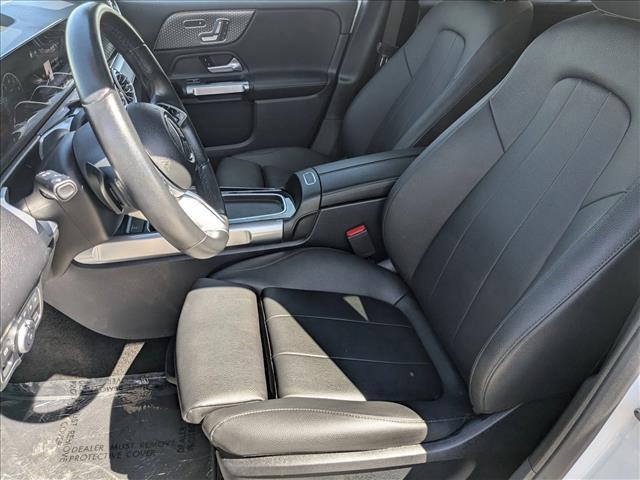Photo of 2024 Polar White Mercedes-Benz GLB 250