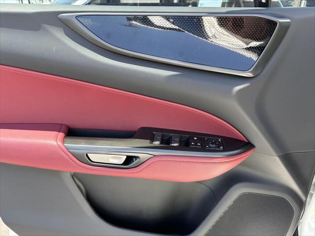 Photo of 2025 Eminent White Pearl Lexus NX 250