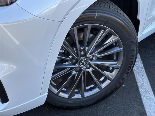 Photo of 2025 Wind Chill Pearl Lexus TX 350