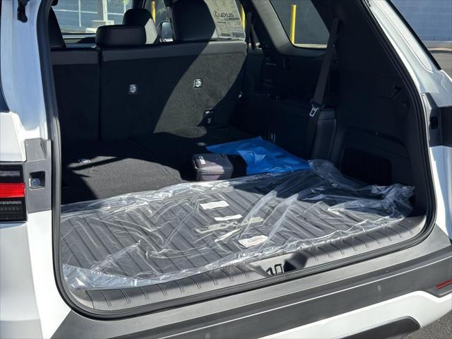 Photo of 2025 Wind Chill Pearl Lexus TX 350