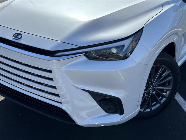 Photo of 2025 Wind Chill Pearl Lexus TX 350