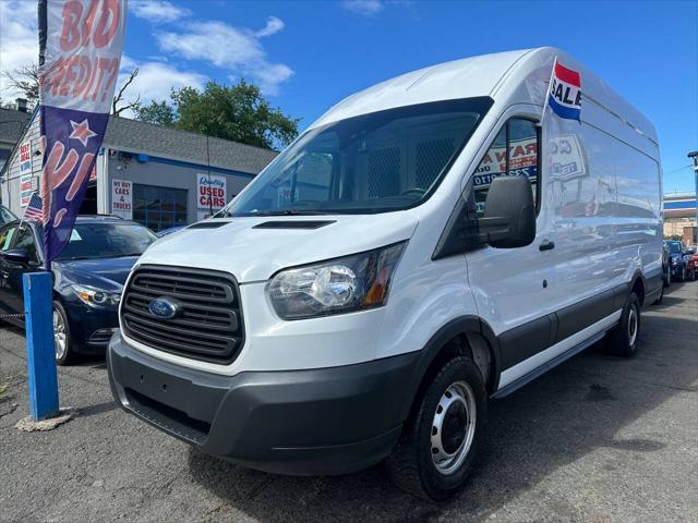 Photo of 2018 Oxford White Ford Transit-250