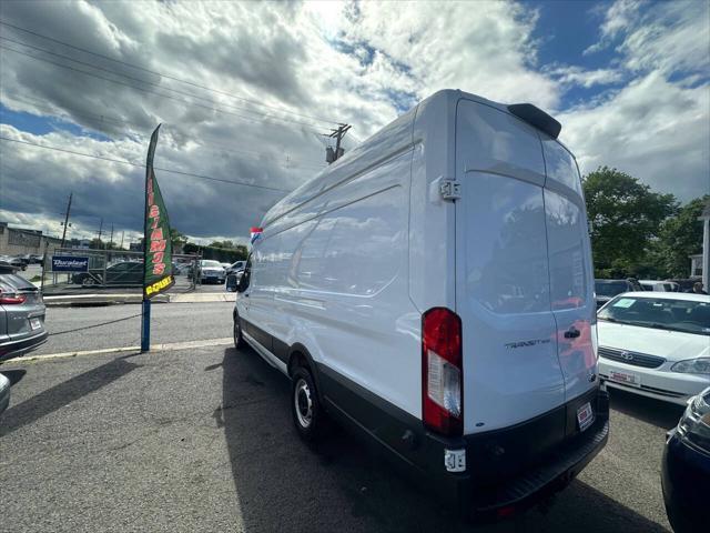 Photo of 2018 Oxford White Ford Transit-250