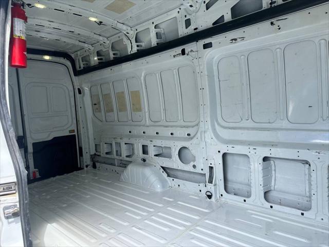 Photo of 2018 Oxford White Ford Transit-250