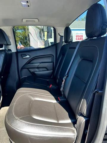 Photo of 2015 Black Chevrolet Colorado