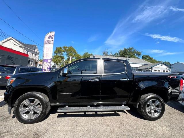Photo of 2015 Black Chevrolet Colorado