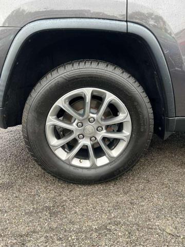 Photo of 2016 Granite Crystal Metallic Clearcoat Jeep Grand Cherokee