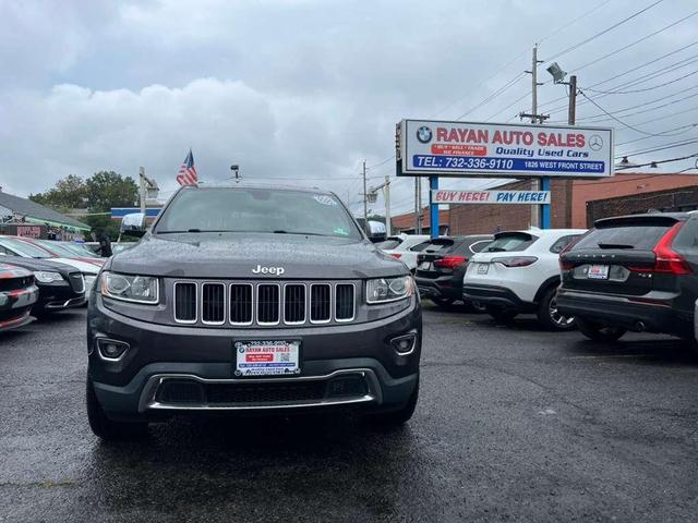 Photo of 2016 Granite Crystal Metallic Clearcoat Jeep Grand Cherokee