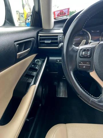 Photo of 2017 White Lexus IS 300