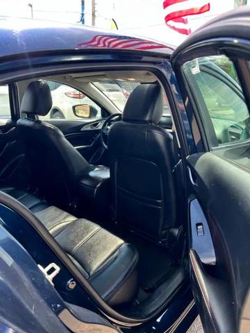 Photo of 2017 Blue Mazda Mazda3
