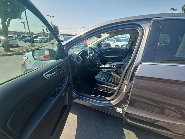 Photo of 2021 Gray Ford Edge