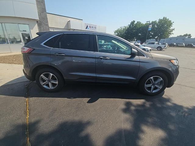 Photo of 2021 Gray Ford Edge