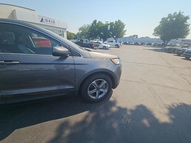 Photo of 2021 Gray Ford Edge