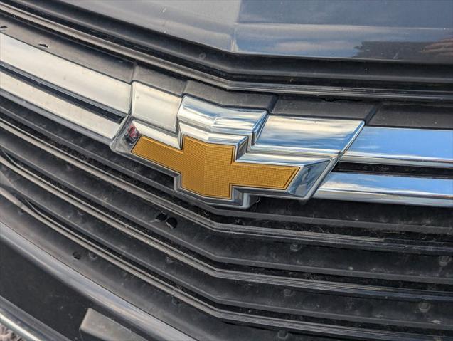 Photo of 2022 Iron Gray Metallic Chevrolet Equinox