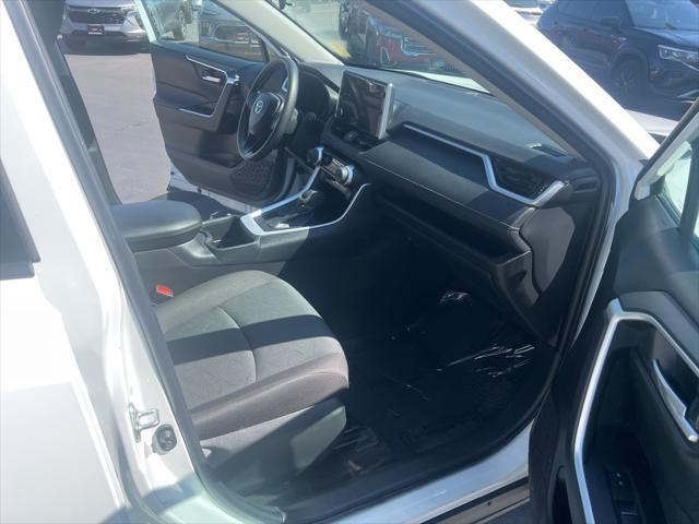 Photo of 2023 Ice Cap Toyota RAV4