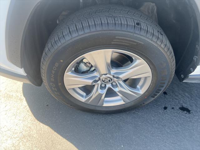 Photo of 2023 Ice Cap Toyota RAV4