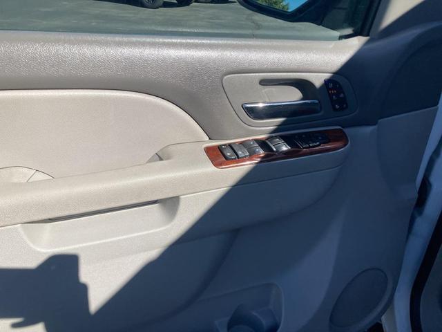 Photo of 2013 Summit White Chevrolet Suburban