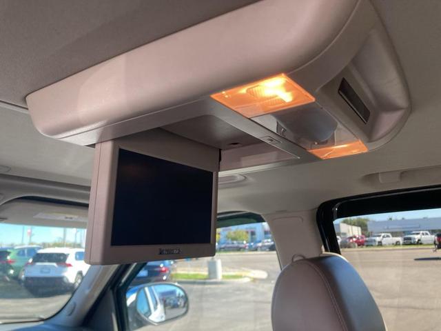 Photo of 2013 Summit White Chevrolet Suburban