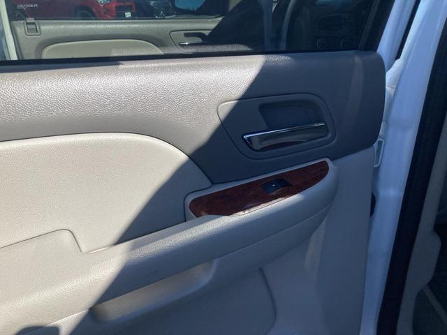 Photo of 2013 Summit White Chevrolet Suburban