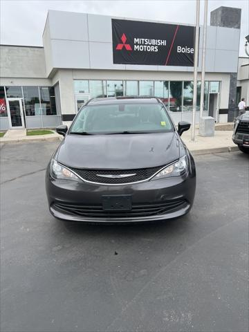 2020 Chrysler Voyager