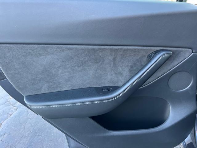 Photo of 2021 GRAY Tesla Model Y