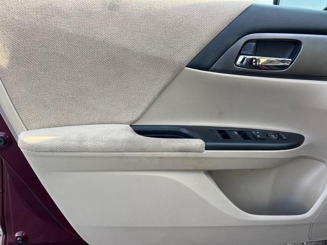 Photo of 2013 MAROON Honda Accord