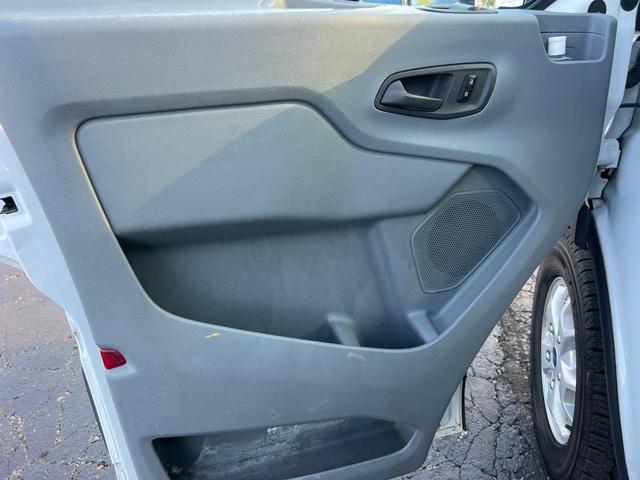 Photo of 2016 WHITE Ford Transit-350