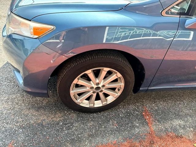 Photo of 2010 Tropical Sea Metallic Toyota Venza