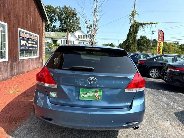 Photo of 2010 Tropical Sea Metallic Toyota Venza