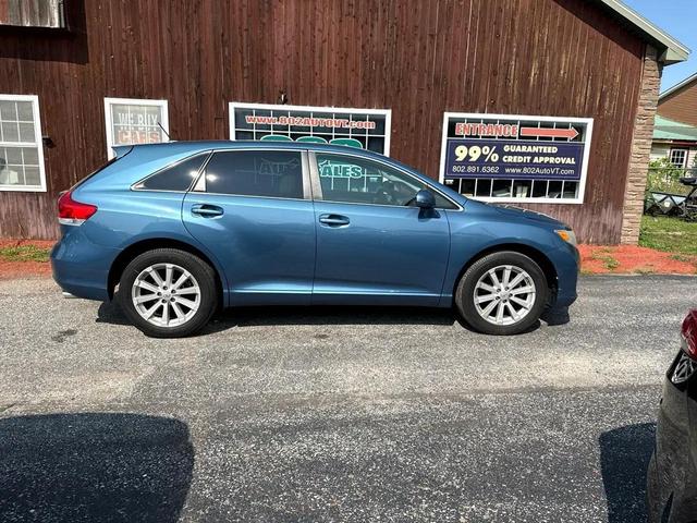 Photo of 2010 Tropical Sea Metallic Toyota Venza