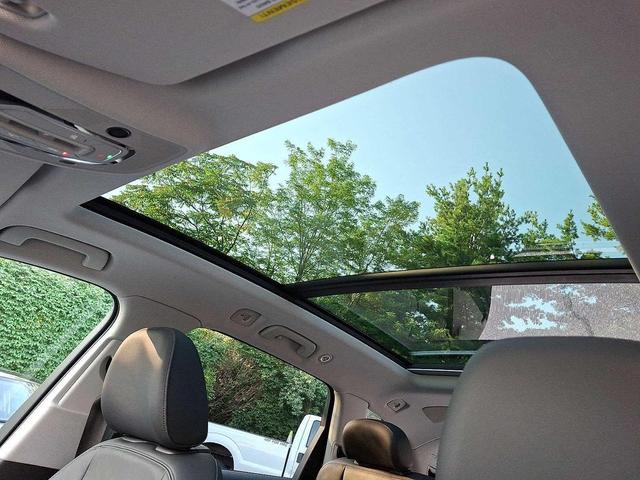 Photo of 2022 Florett Silver Metallic Audi Q7