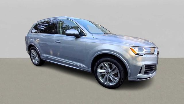 Photo of 2022 Florett Silver Metallic Audi Q7