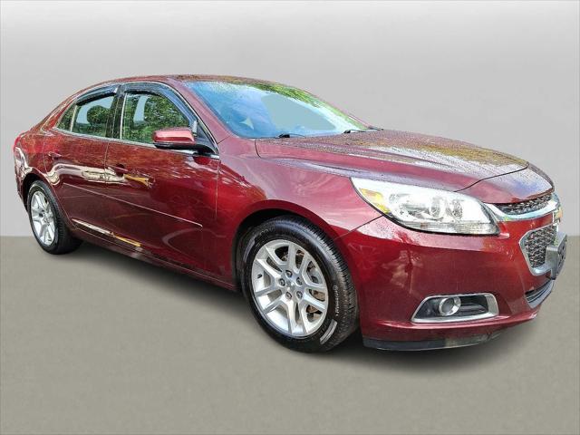 Photo of 2015 Butte Red Metallic Chevrolet Malibu